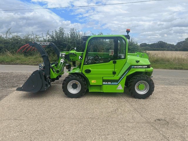 Electric eWorker 25.5 loader with a muck grab